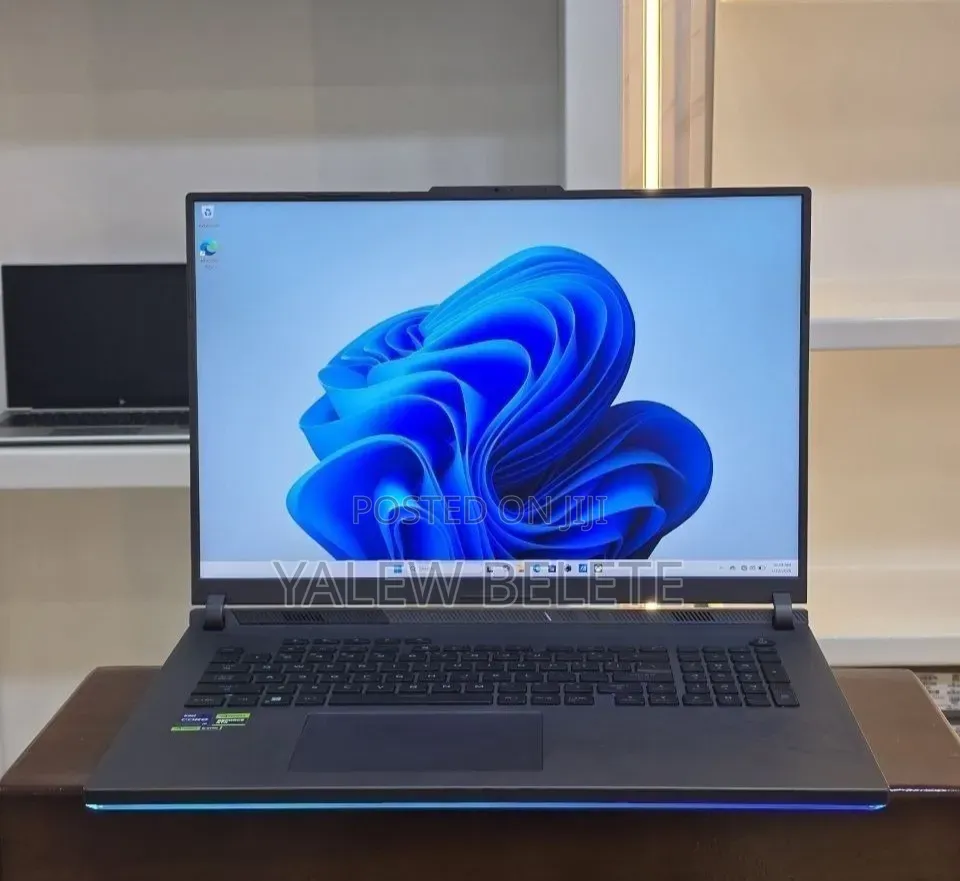New Laptop Asus ROG Strix G17 32GB Intel Core i9 SSD 2T