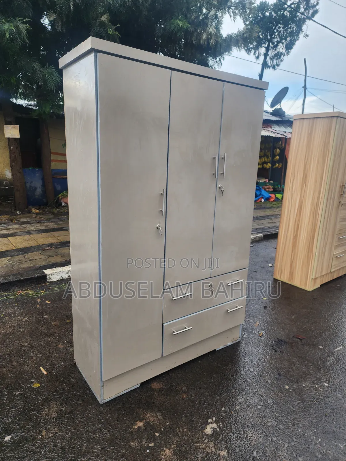 Closet ቁምሳጥን