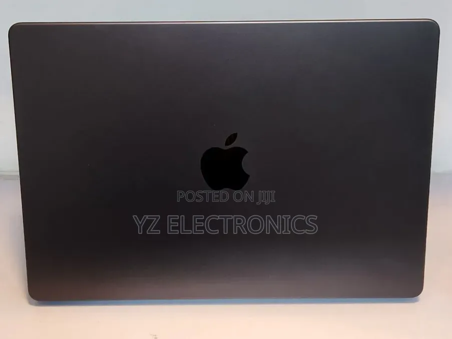 New Laptop Apple MacBook Pro 2025 M5 14-inch 16GB Intel Core i9 SSD 1T