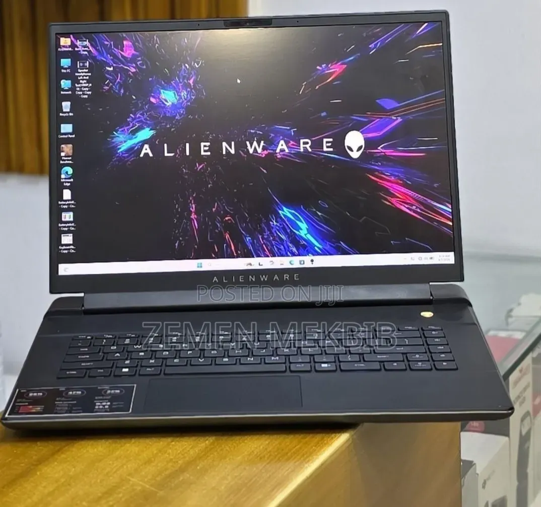 New Laptop Alienware M17x R2 16GB Intel Core i9 SSD 1T