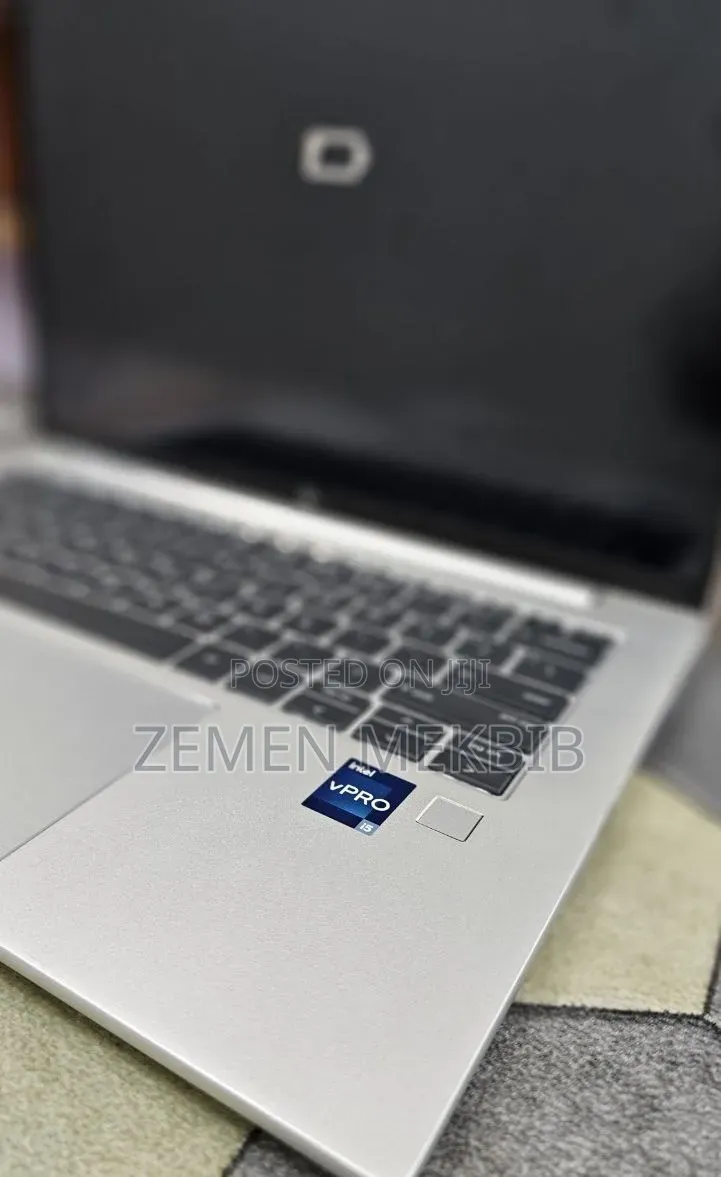 New Laptop HP EliteBook 840 G10 16GB Intel Core i5 SSD 512GB