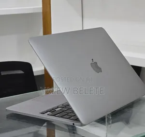 New Laptop Apple MacBook Pro 2020 M1 8GB Apple M1 Pro SSD 512GB