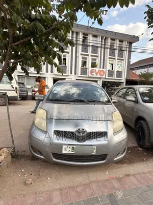 Toyota Yaris 2009 Gray