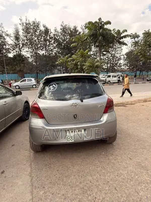 Toyota Yaris 2009 Gray