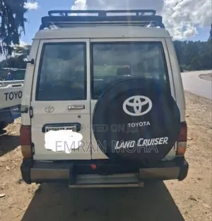 Toyota Land Cruiser 2007 White