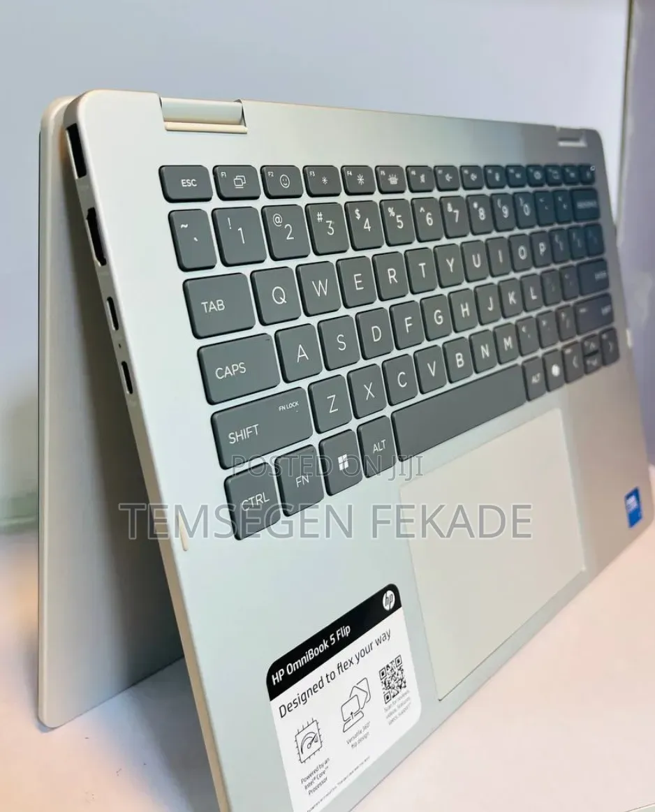 New Laptop HP OmniBook 5 Flip 16GB Intel Core 5 SSD 512GB