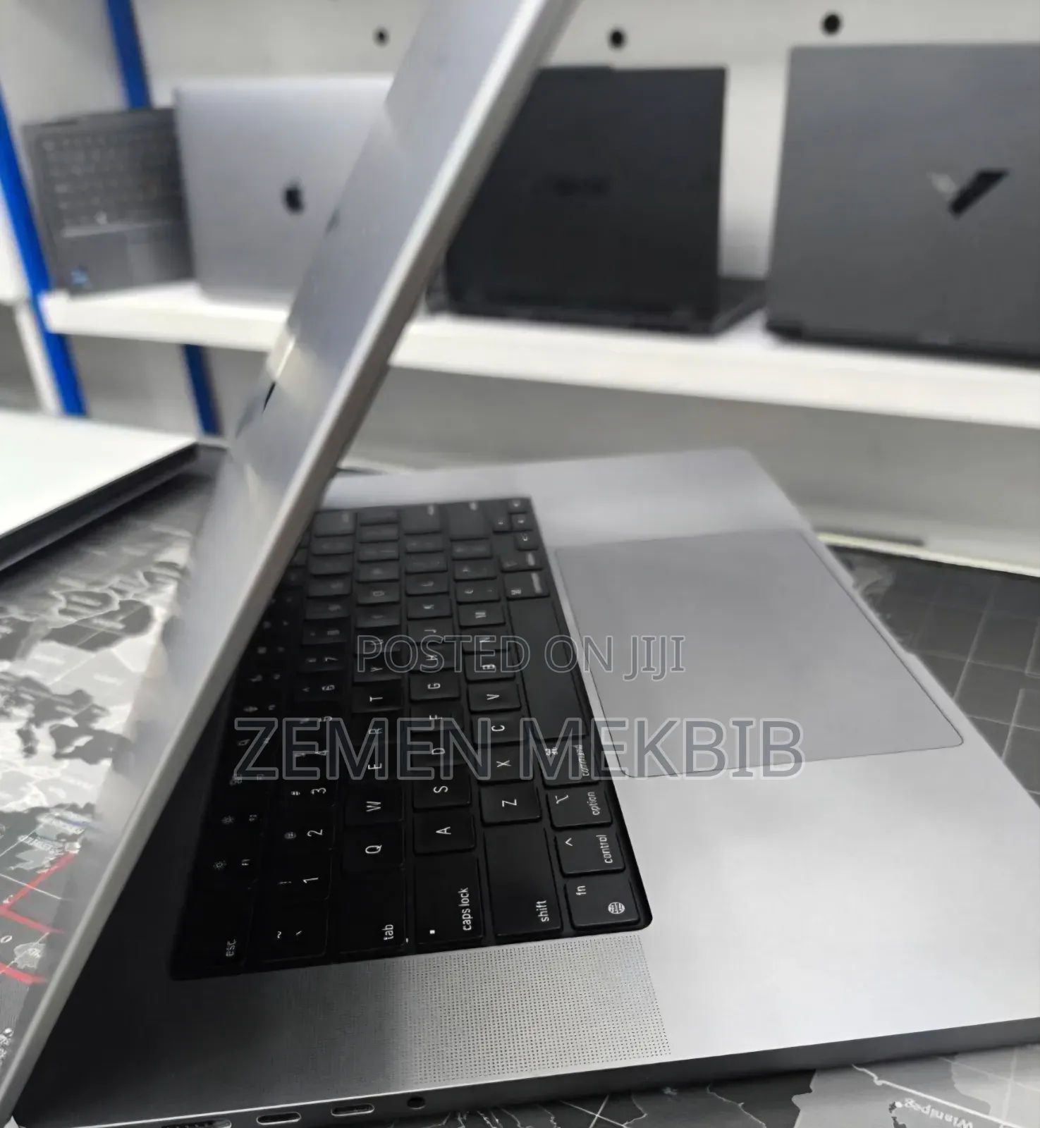 New Laptop Apple MacBook Pro M1 32GB Apple M1 Pro SSD 1T