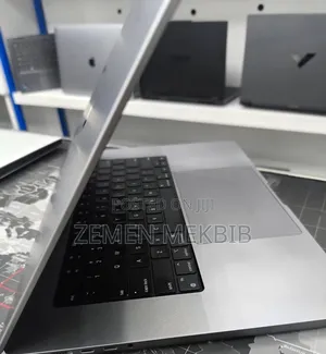 New Laptop Apple MacBook Pro M1 32GB Apple M1 Pro SSD 1T