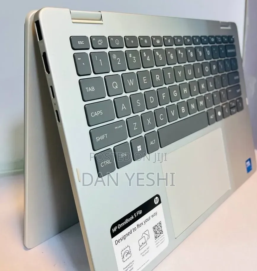 New Laptop HP OmniBook 5 Flip 16GB Intel Core 7 SSD 512GB