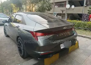 Hyundai Avante 2021 Gray
