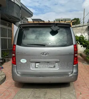 Hyundai Starex 2015 Silver