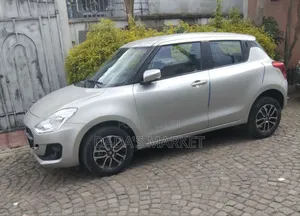 Suzuki Swift 2021 Silver