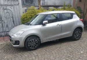 Suzuki Swift 2021 Silver
