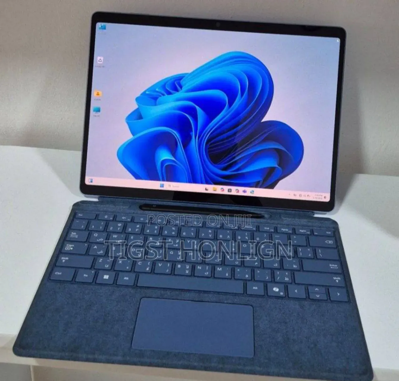 New Microsoft Surface Pro 11th Edition, a Copilot+ PC 16GB SSD 512GB
