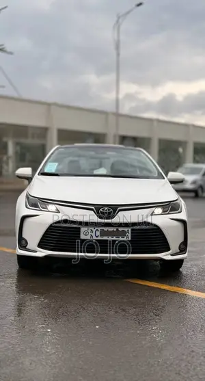 Toyota Corolla 2022 White