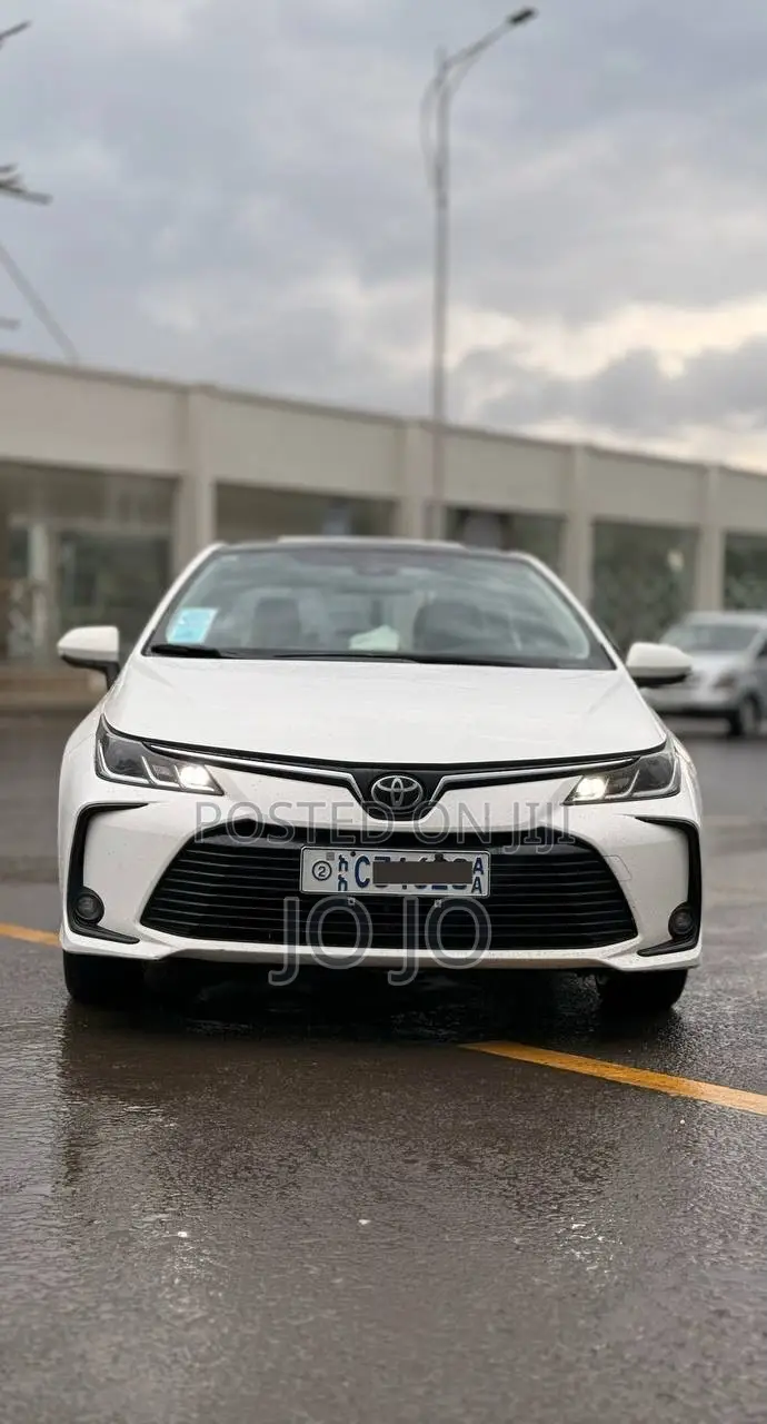 Toyota Corolla 2022 White