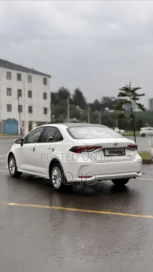 Toyota Corolla 2022 White