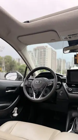 Toyota Corolla 2022 White