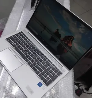 New Laptop HP EliteBook 840 G8 16GB Intel Core i7 SSD 512GB