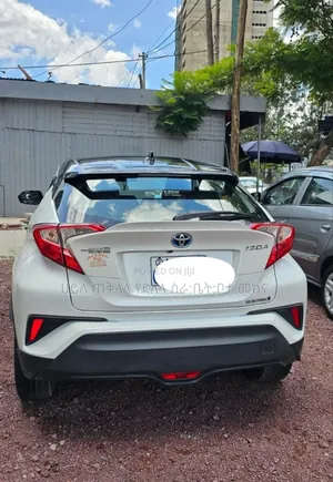 Toyota C-HR 2023 Ivory