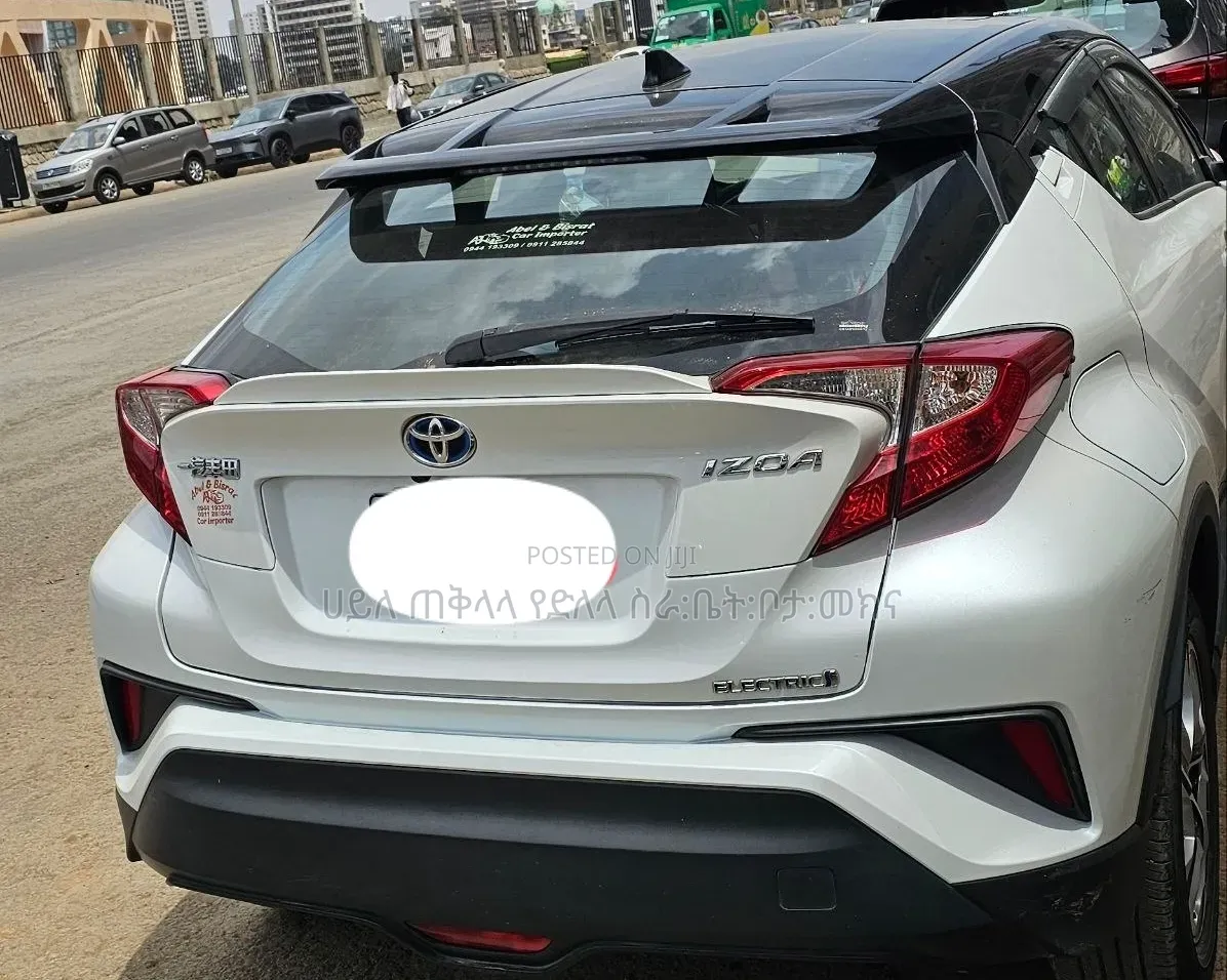 Toyota C-HR 2023 Ivory
