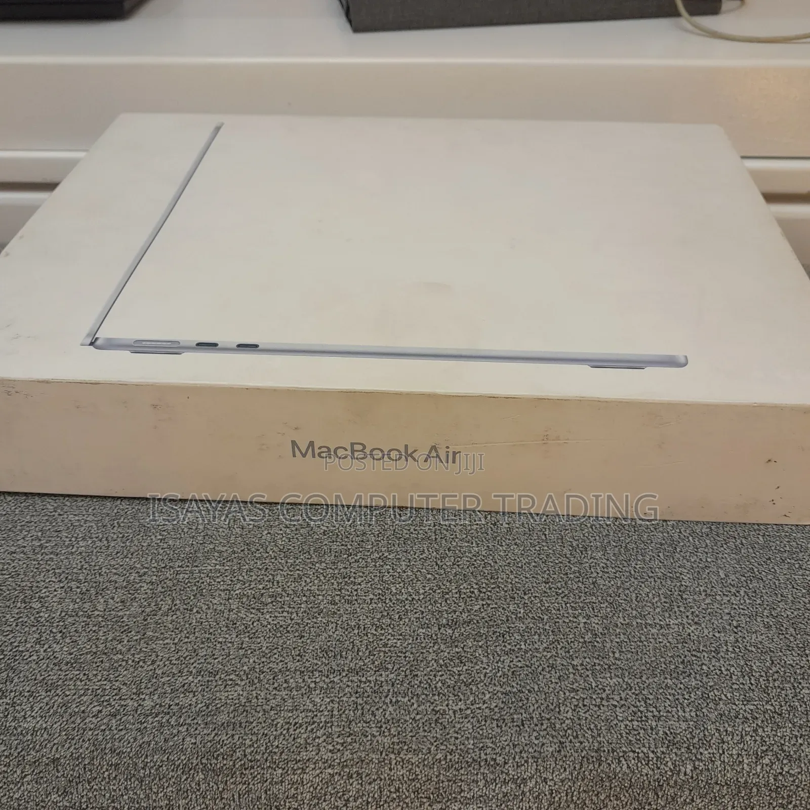New Laptop Apple MacBook Air 2025 M4 13-inch 16GB Apple M5 SSD 256GB