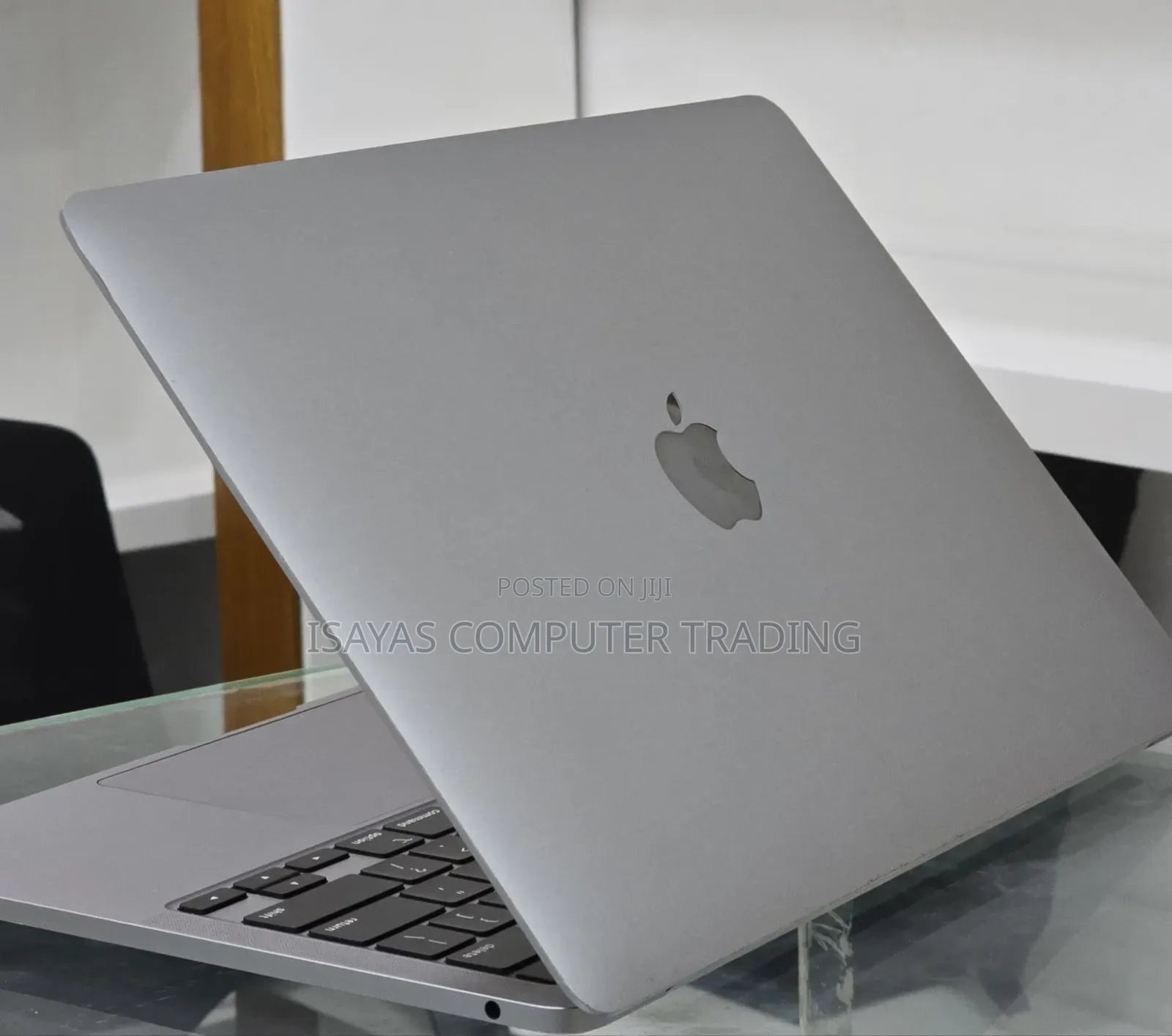 New Laptop Apple MacBook Pro M1 8GB Apple M1 Pro SSD 512GB
