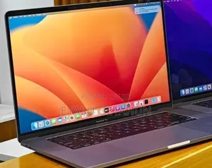 New Laptop Apple MacBook Pro 2019 16GB Intel Core i7 SSD 512GB