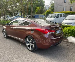 Hyundai Avante 2013 Red