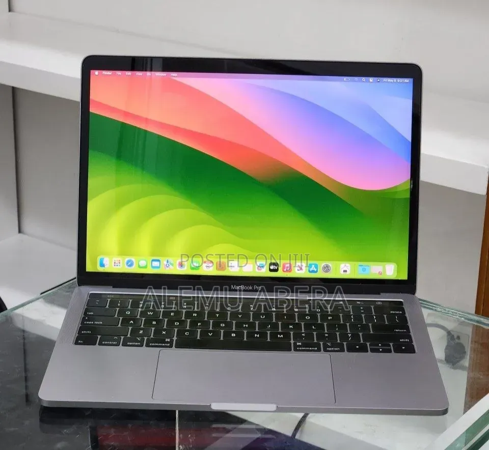 New Laptop Apple MacBook Pro 2019 16GB Intel Core i7 SSD 512GB