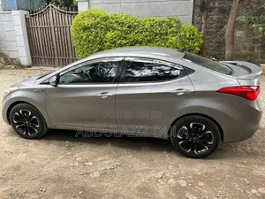 Hyundai Avante 2013 Silver