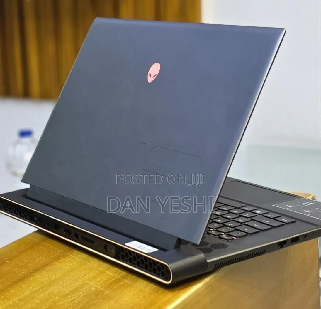 New Laptop Alienware X16 r1 16GB Intel Core i9 SSD 1T