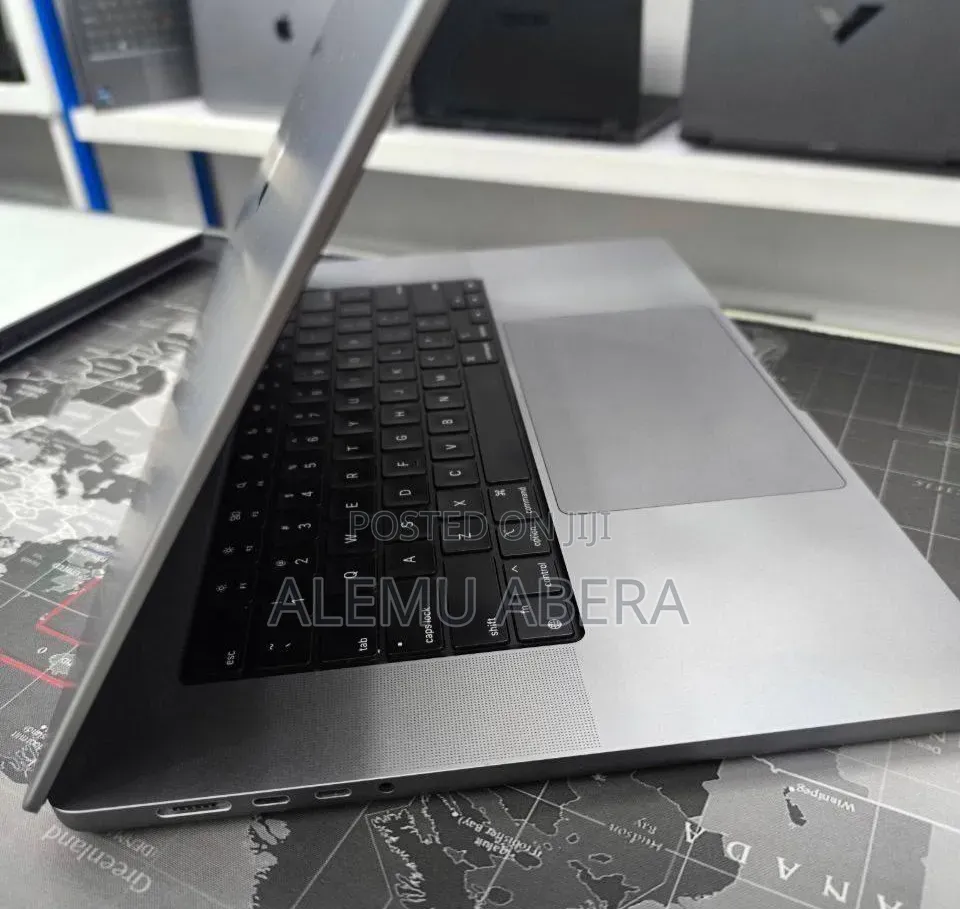 New Laptop Apple MacBook Pro M1 32GB Apple M1 Max SSD 1T