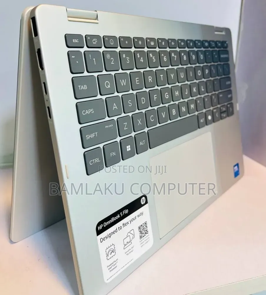 New Laptop HP OmniBook 5 Flip 16GB Intel Core 7 SSD 512GB