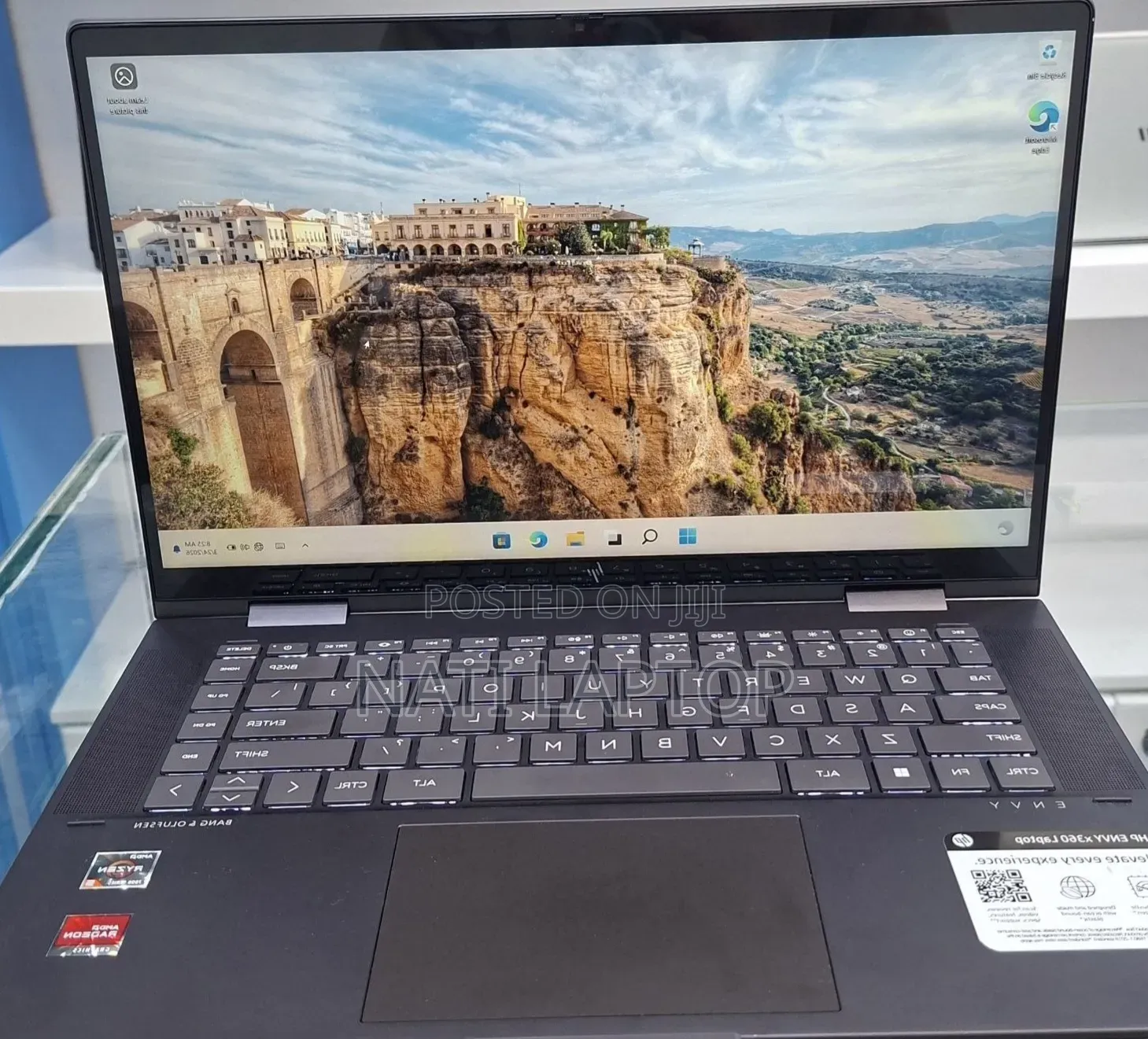 New Laptop HP Envy X360 8GB AMD Ryzen 5 SSD 256GB