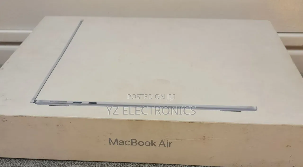 New Apple MacBook Air 2025 M4 13-inch 16GB Intel Core i9 SSD 256GB
