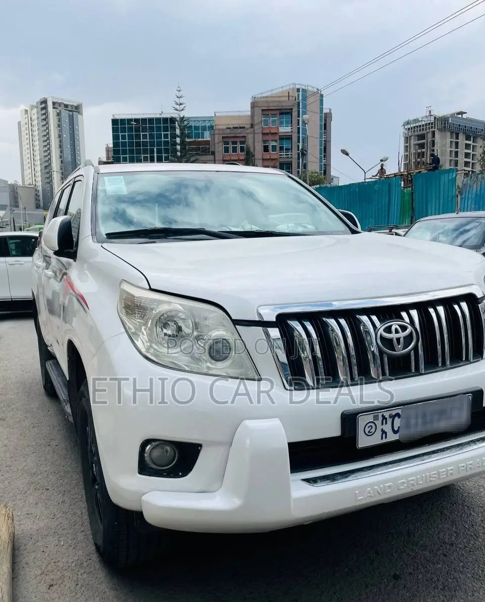 Toyota Land Cruiser Prado 2012 White