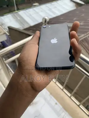 Apple iPhone SE (2022) 64 GB Black
