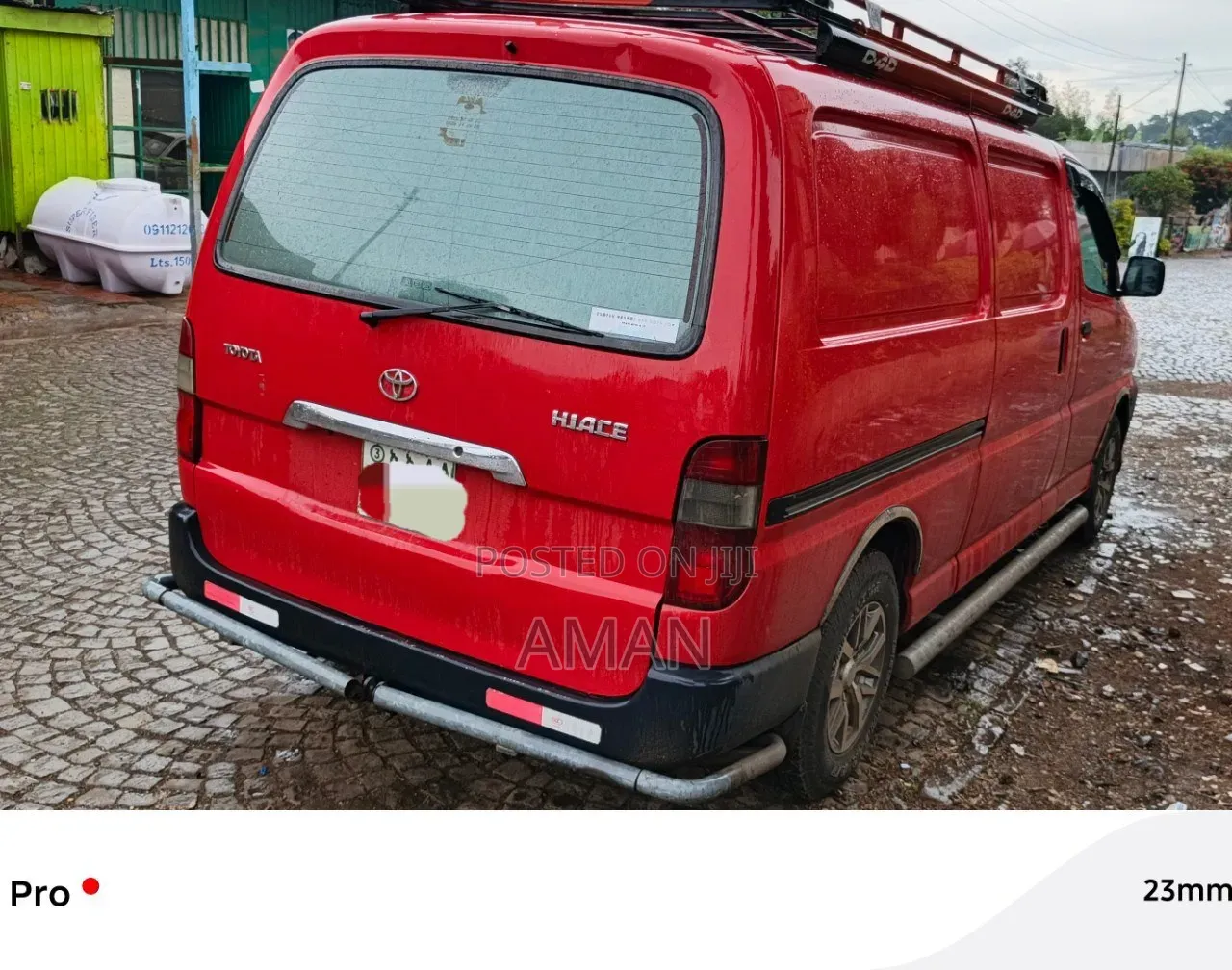 Toyota HiAce 2011 Red