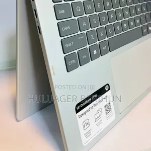 New Laptop HP OmniBook 5 Flip 16GB Intel Core i7 SSD 512GB