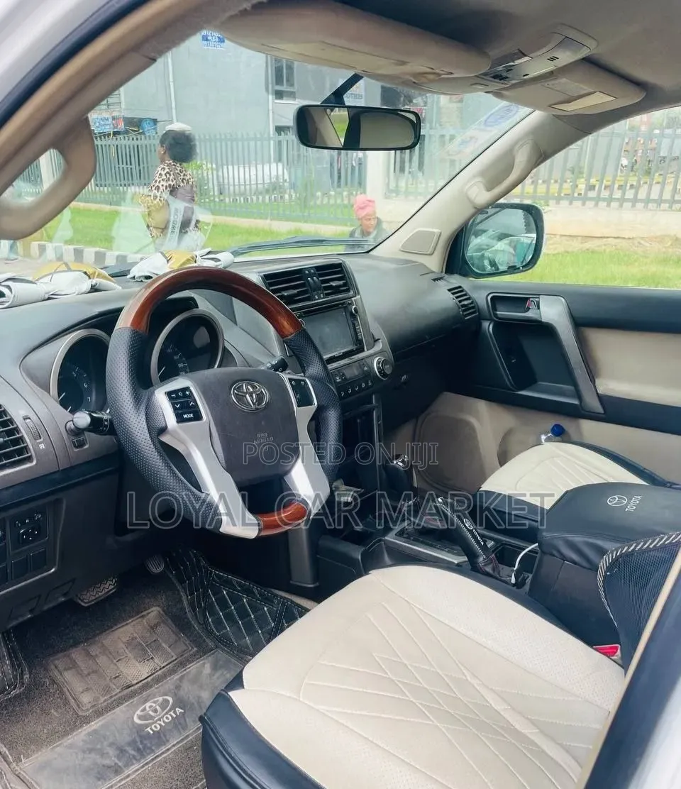 Toyota Land Cruiser Prado 2012 White
