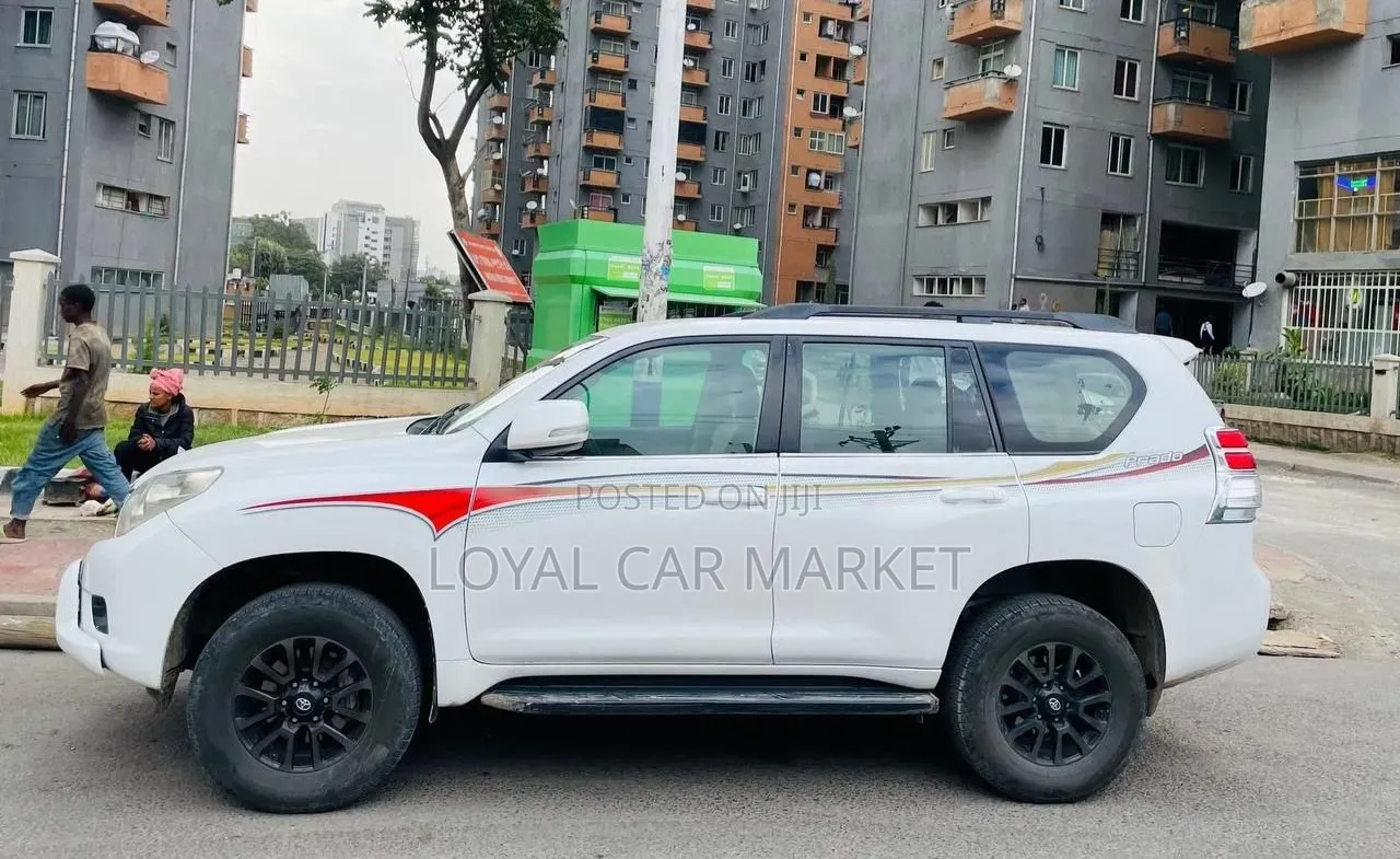 Toyota Land Cruiser Prado 2012 White