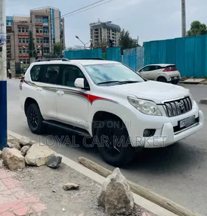 Toyota Land Cruiser Prado 2012 White