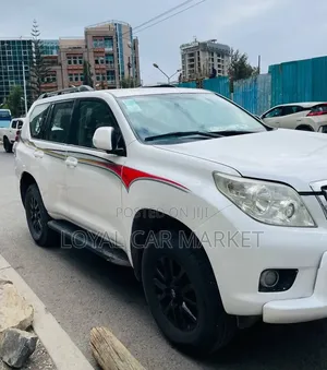 Toyota Land Cruiser Prado 2012 White