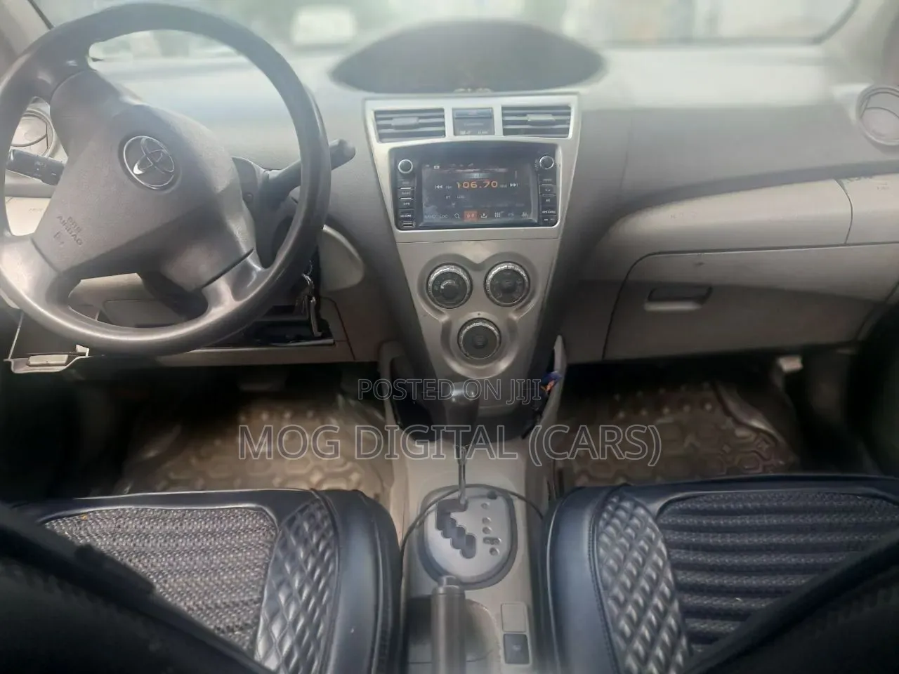Toyota Belta 2010 Silver