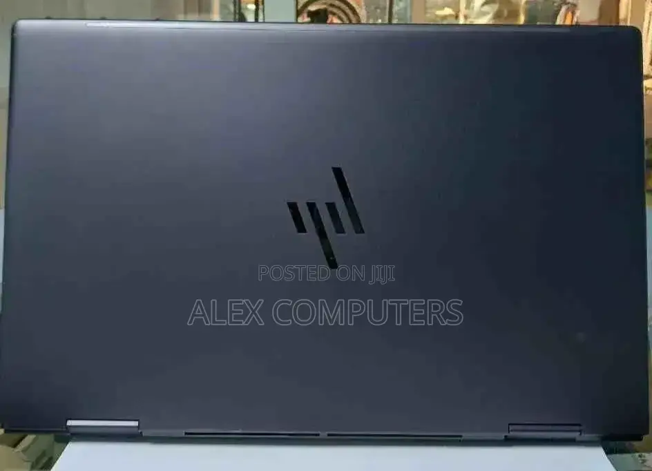 New Laptop HP Envy x360 8GB AMD Ryzen 5 SSD 256GB