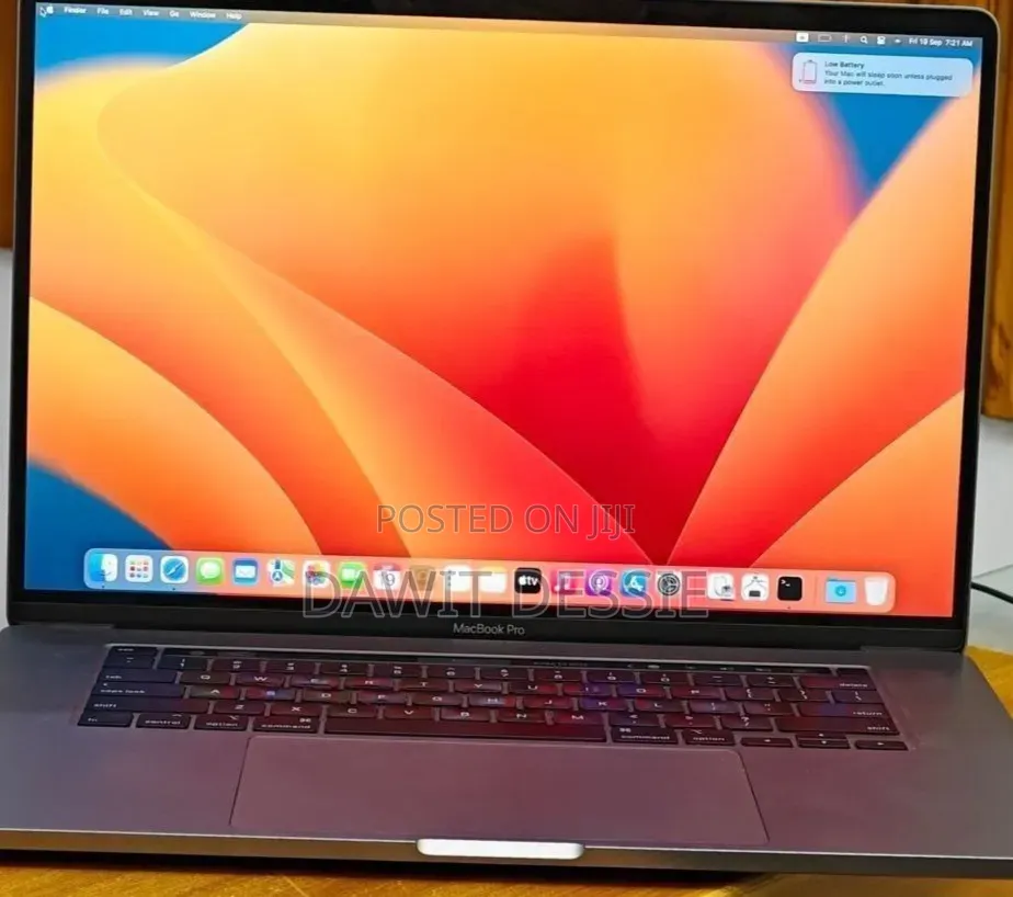 New Laptop Apple MacBook Pro 2019 16GB Intel Core i7 SSD 512GB