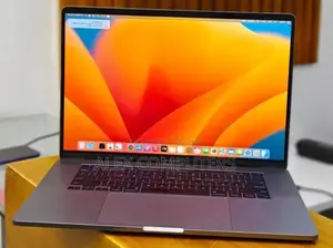 New Laptop Apple MacBook Pro 2019 16GB Intel Core i7 SSD 512GB
