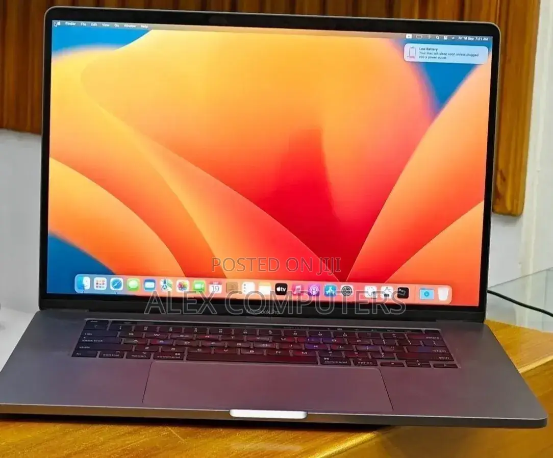 New Laptop Apple MacBook Pro 2019 16GB Intel Core i7 SSD 512GB