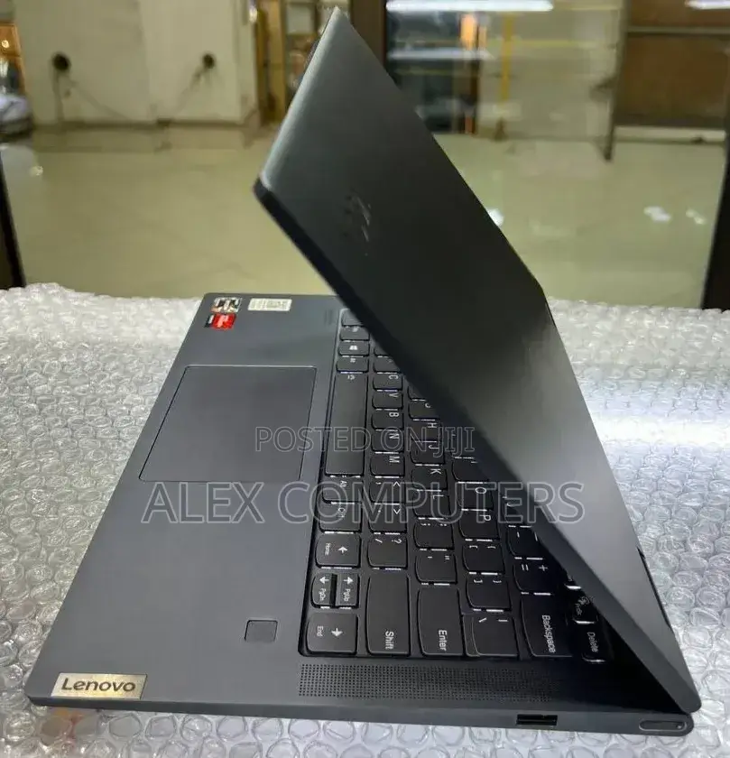 New Laptop Lenovo Yoga 7 15ITL5 16GB AMD Ryzen 7 SSD 512GB